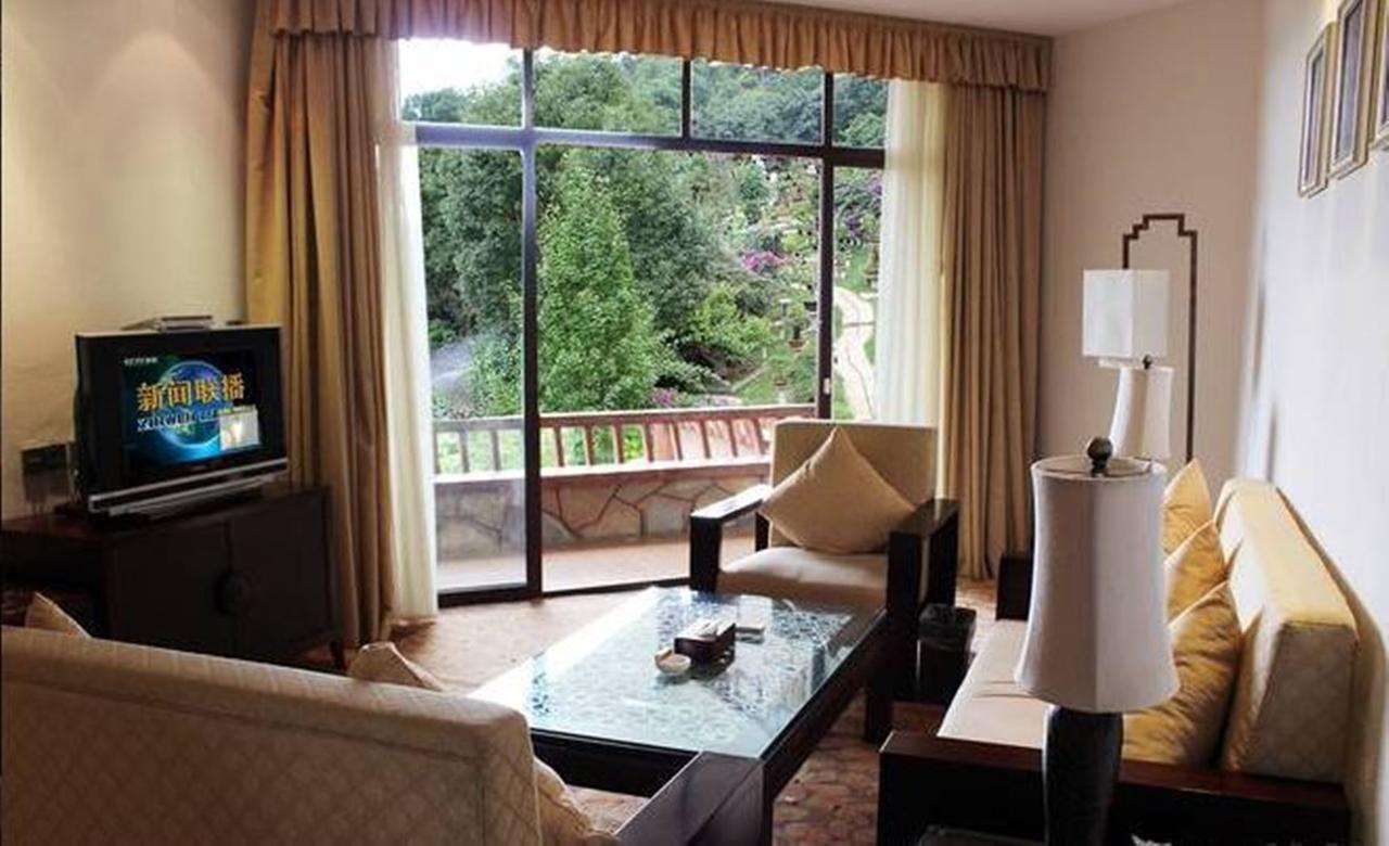 Huangguoshu Hotel Zhenning Экстерьер фото